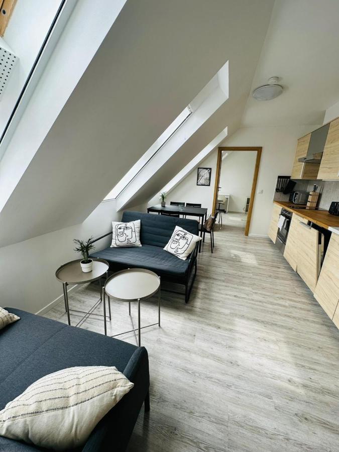 Palace Quarter 1 Peaceful Modern Central Top Floor Apartment Budapest Exterior foto