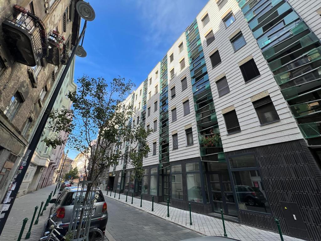 Palace Quarter 1 Peaceful Modern Central Top Floor Apartment Budapest Exterior foto