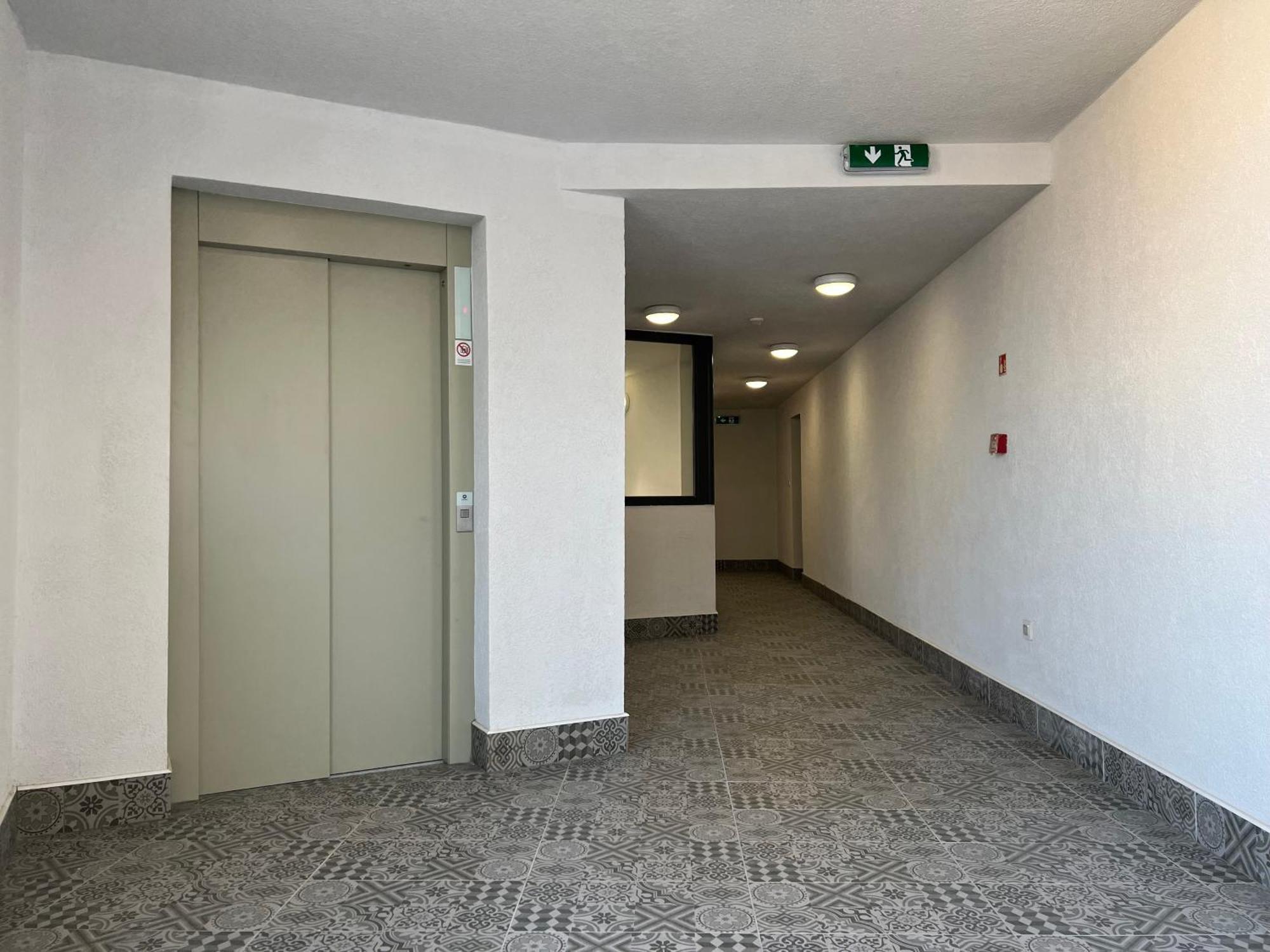 Palace Quarter 1 Peaceful Modern Central Top Floor Apartment Budapest Exterior foto